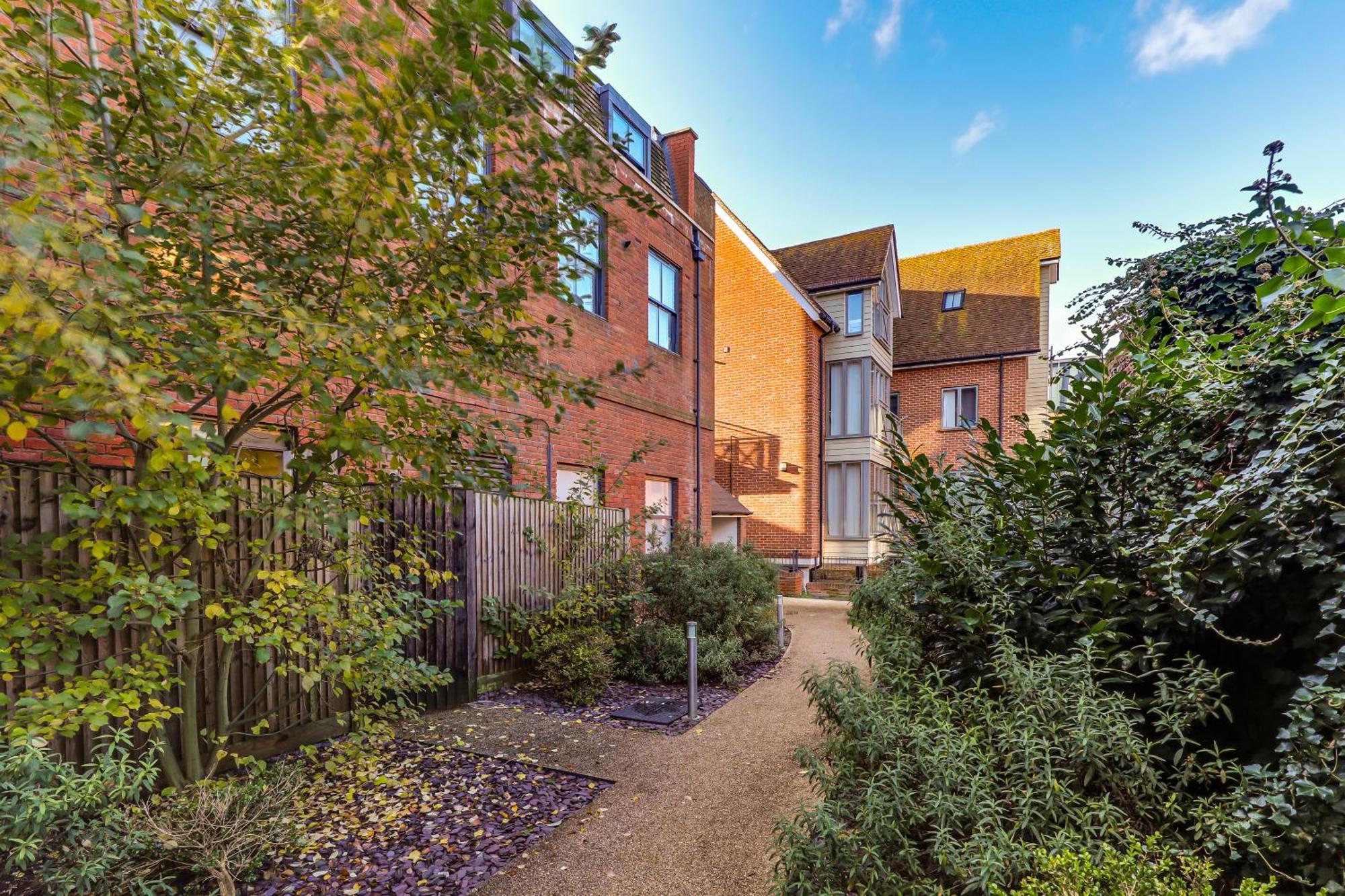 Exceptionally Spacious Central Canterbury Home Exteriör bild