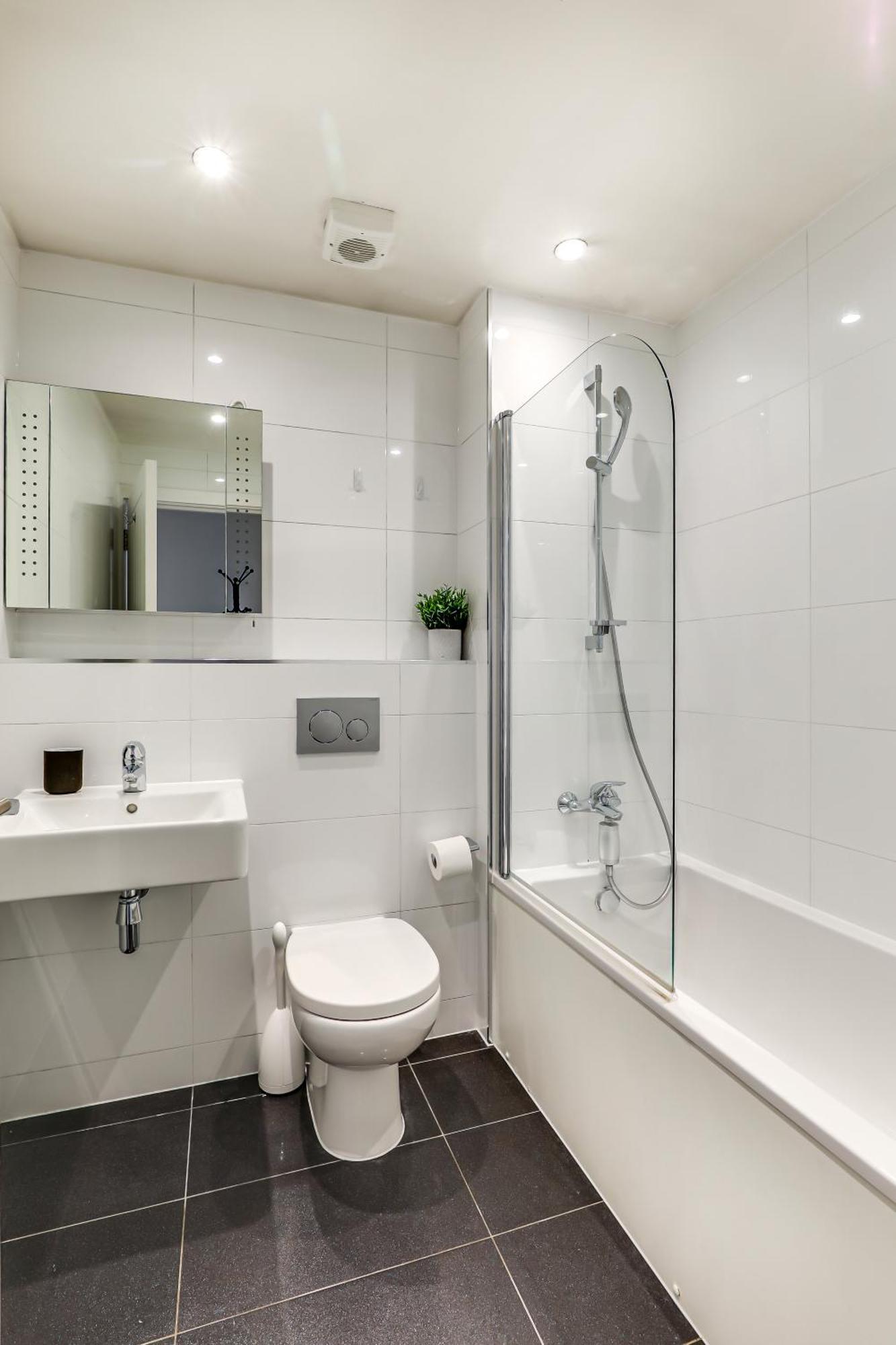 Exceptionally Spacious Central Canterbury Home Exteriör bild